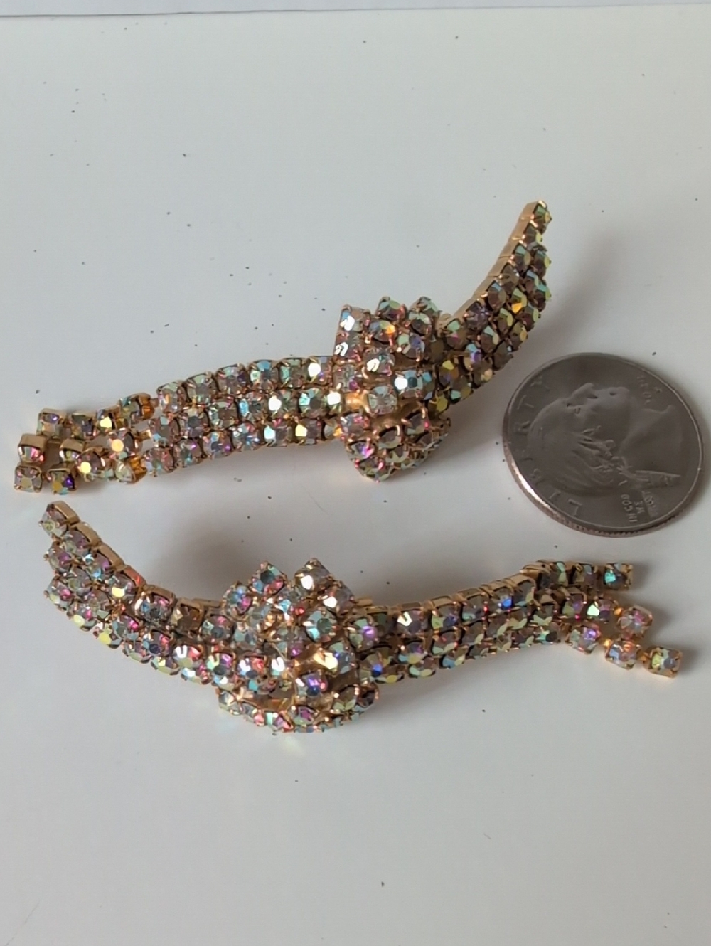 Vintage Aurora Borealis Rhinestone Gold-Tone Ribbon shoe clips - Picture 9 of 9